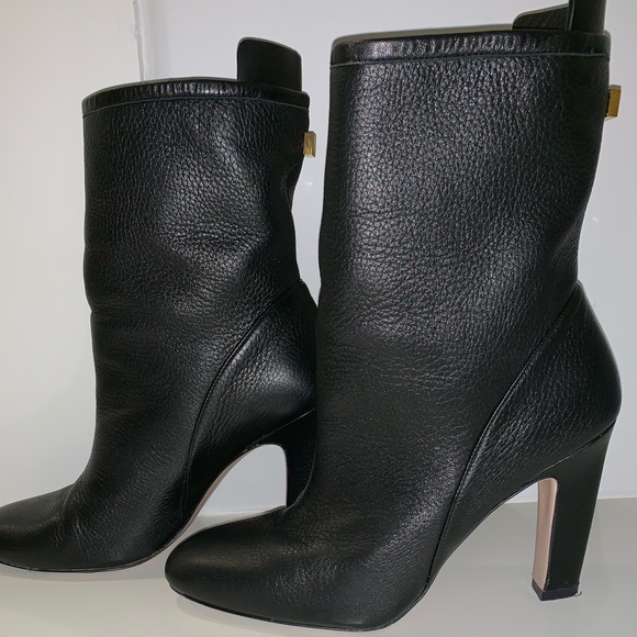 Stuart Weitzman Leather Bootie - Picture 4 of 6